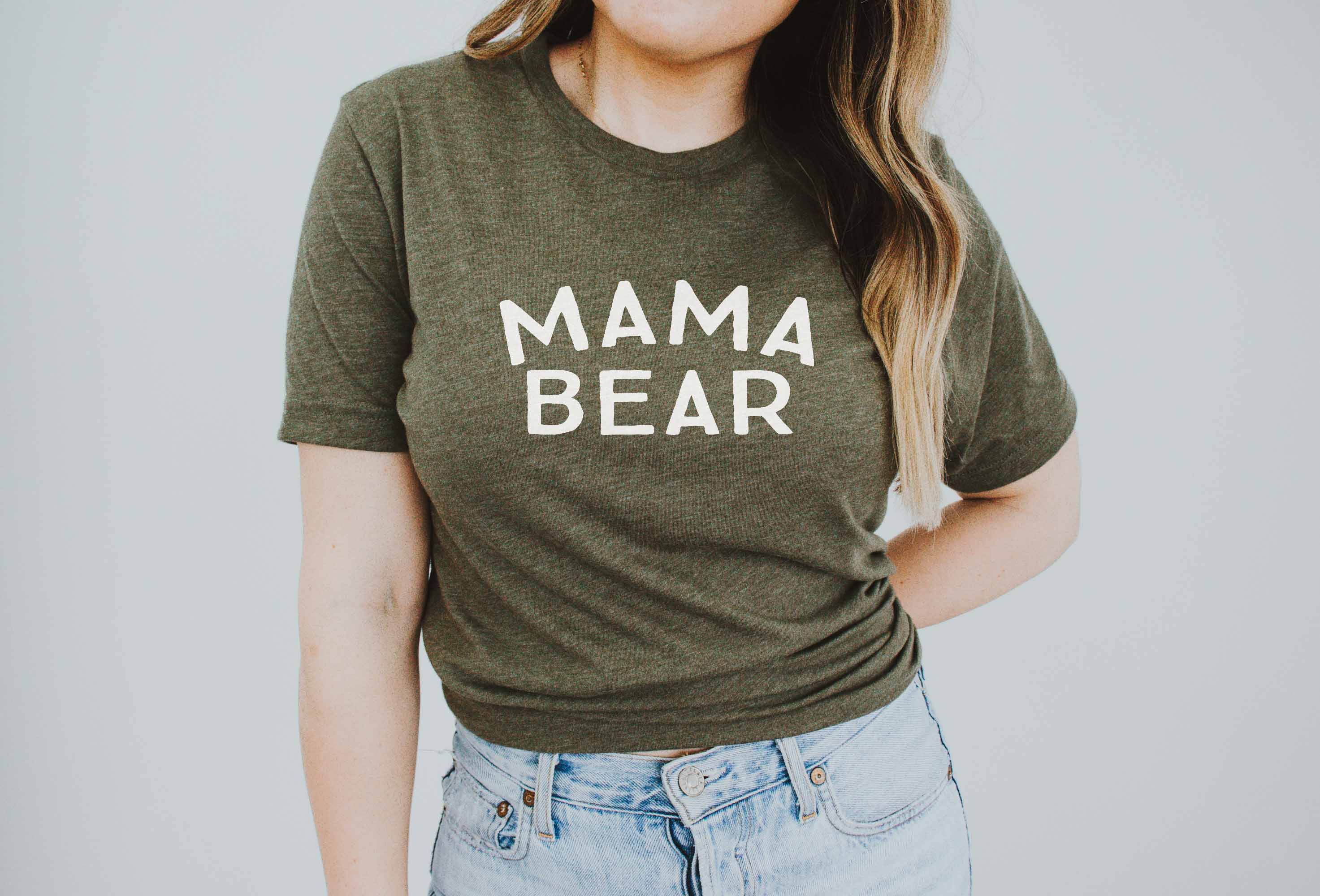 売れ筋商品|||エルエーポップアート カットソー トップス レディース Women's Crewneck Word Art Mama Bear Sweatshirt Top Purple Distressed Mama Sweatshirt
